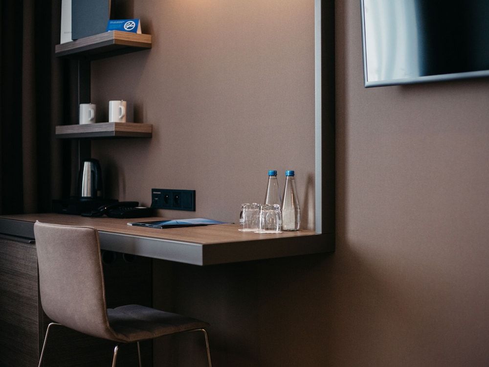 Q Hotel Plus Katowice Standard Single Room 6