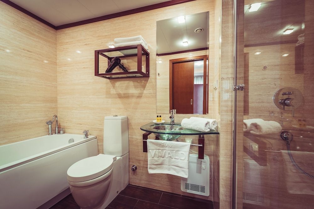 Vivaldi Hotel Suite 4