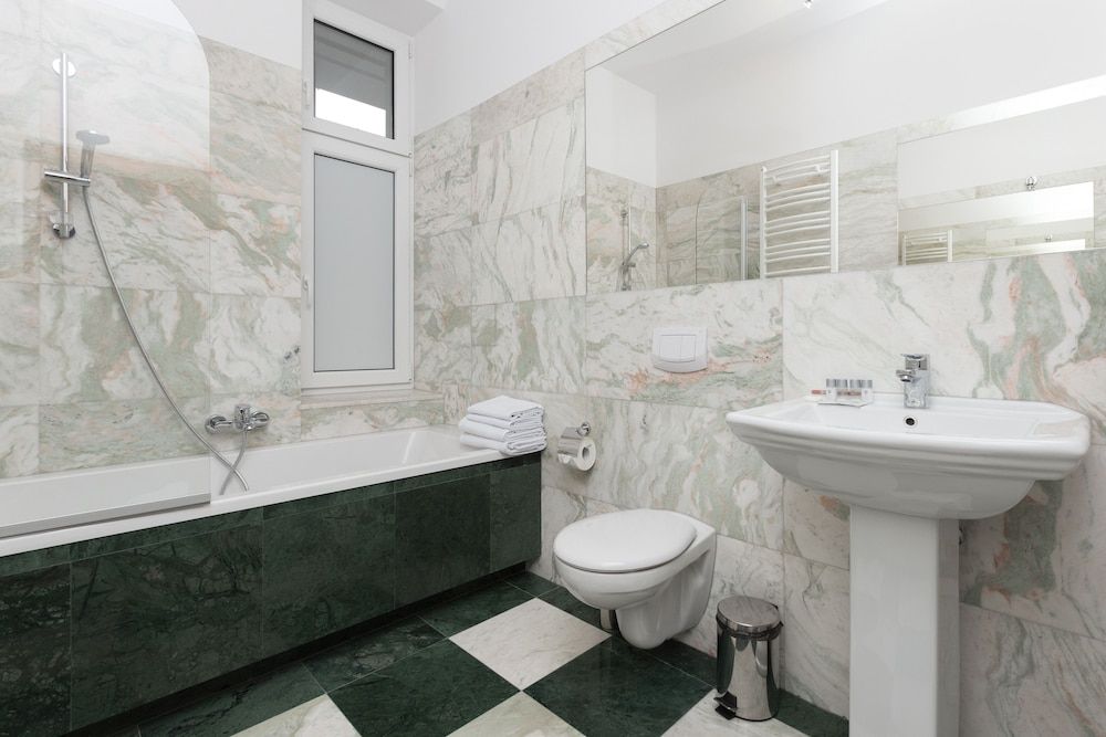 Hotel Grottger Boutique Hotel Superior Triple Room 8