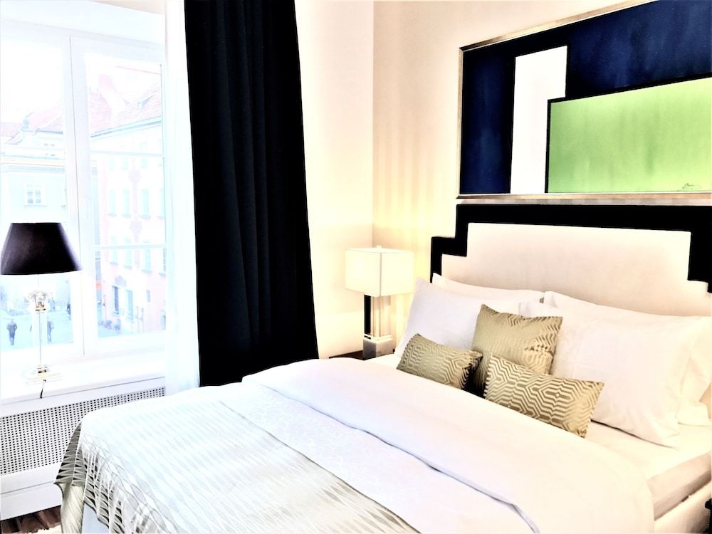 Luxury Deluxe Suite, 2 Bedrooms (Old town view, 77 m2)