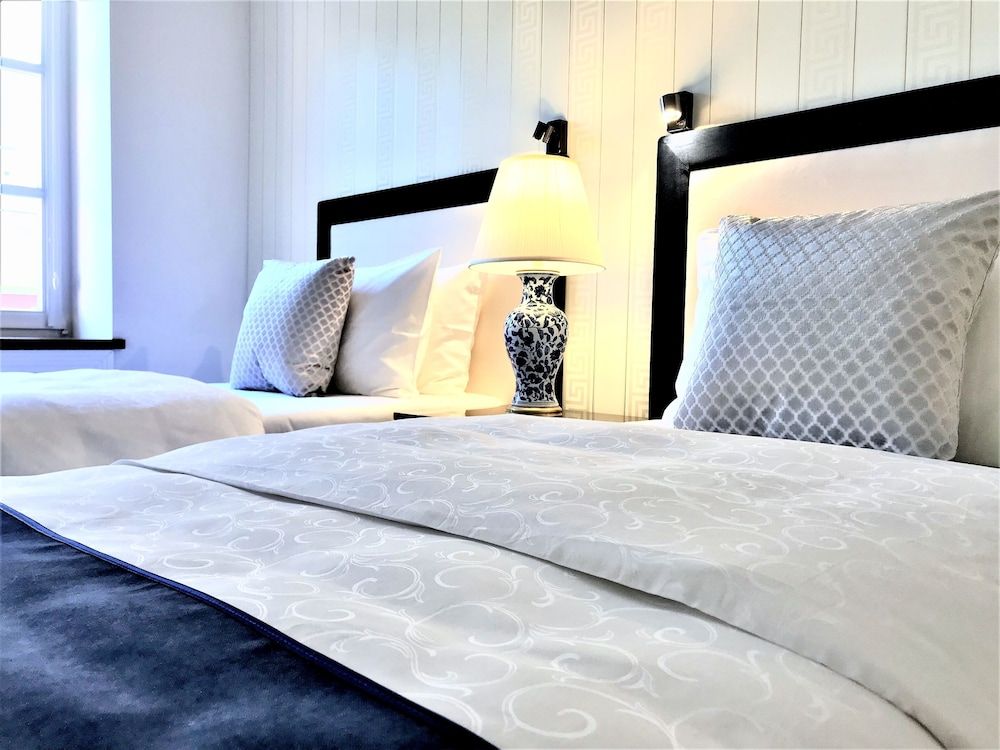 Luxury Signature Suite, 3 Bedrooms, 2 Bathrooms (Market Square view, 175 m2)