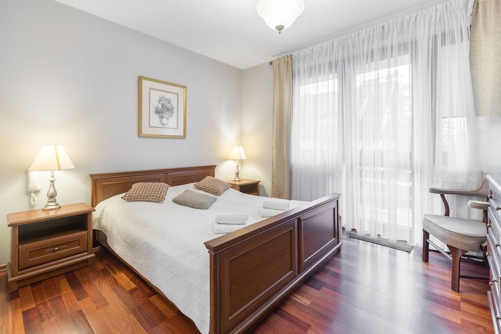 Apartment, 2 Bedrooms, Balcony, Mountain View
