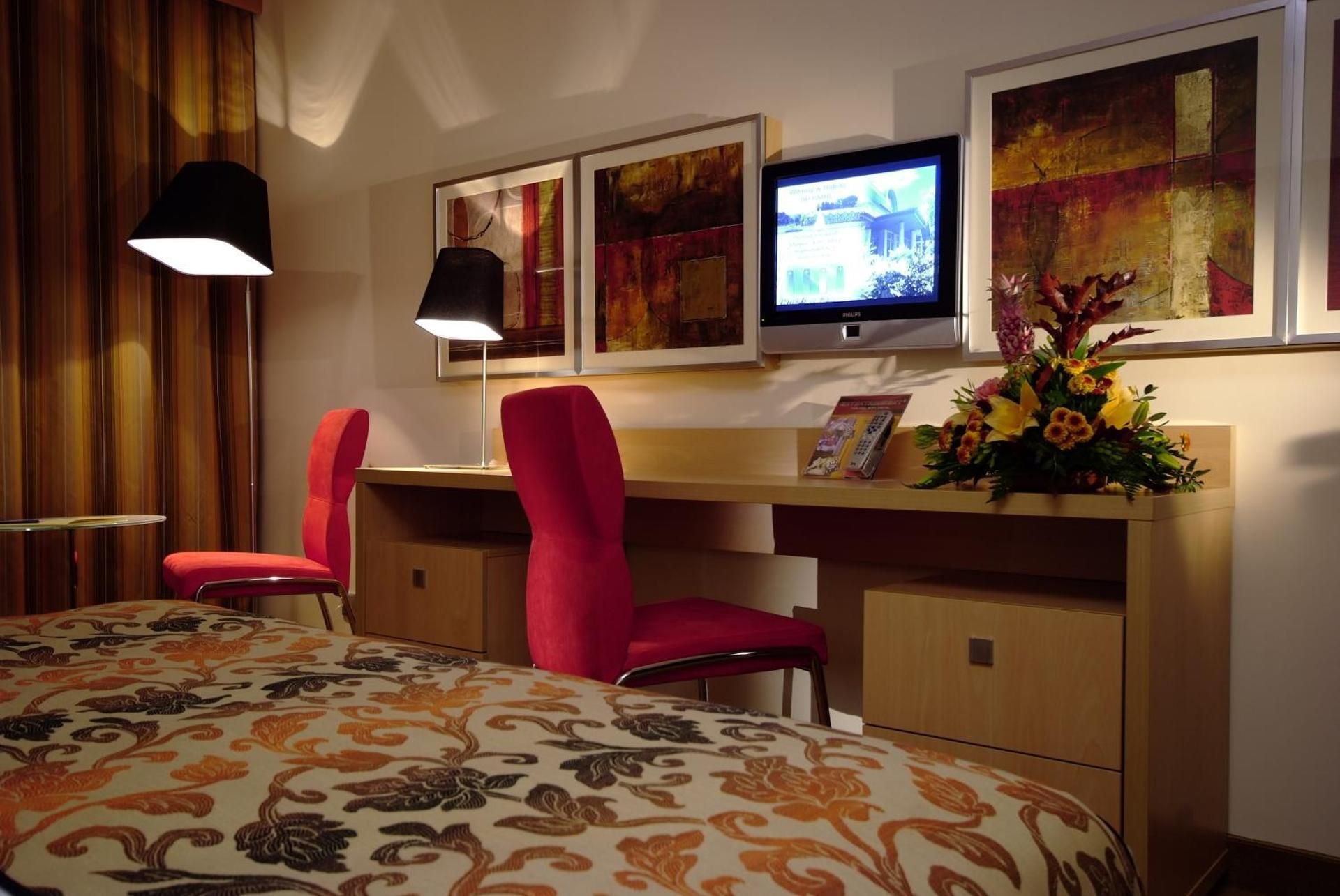 Superior Double Room - Street Side