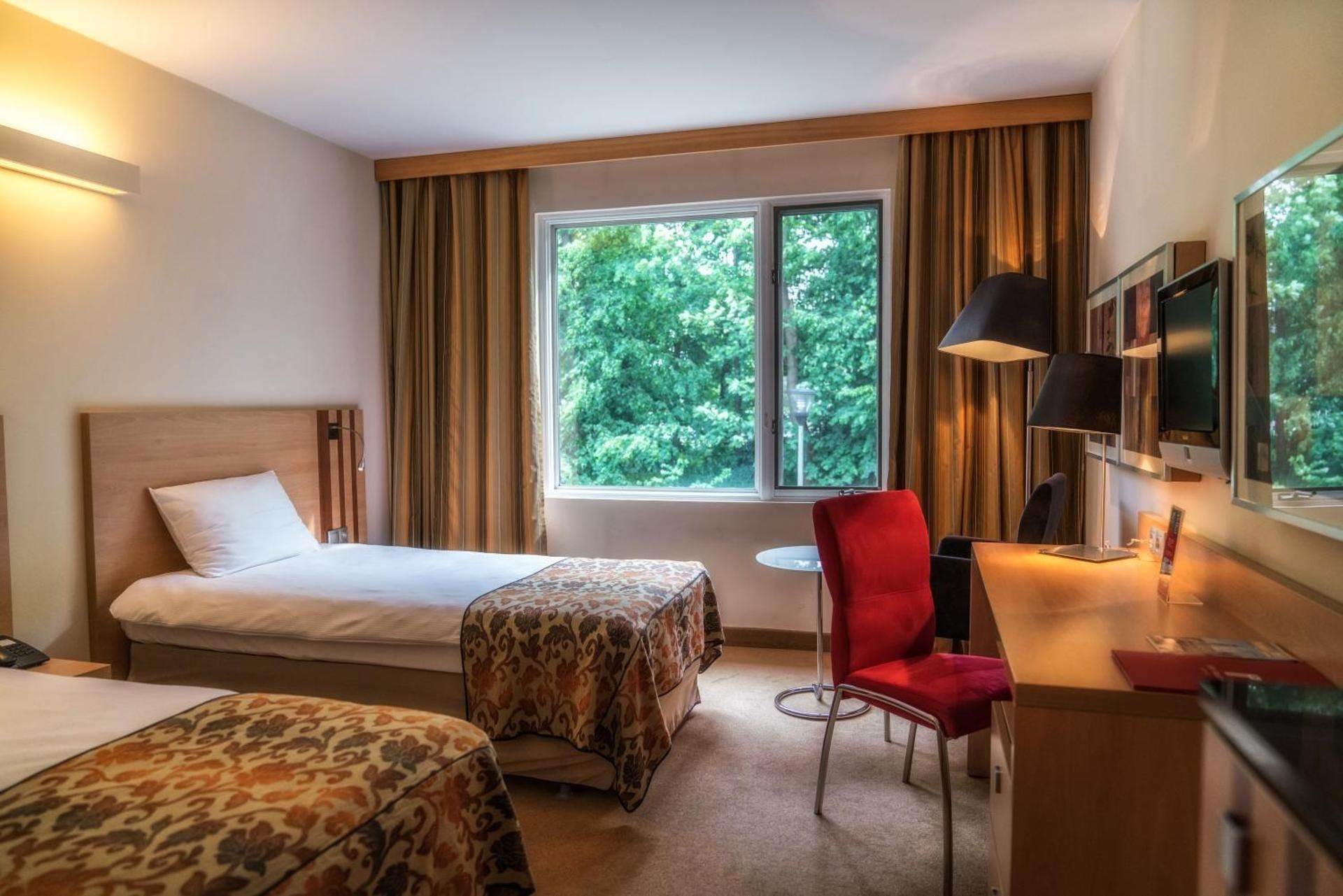 Twin Room - Street Side