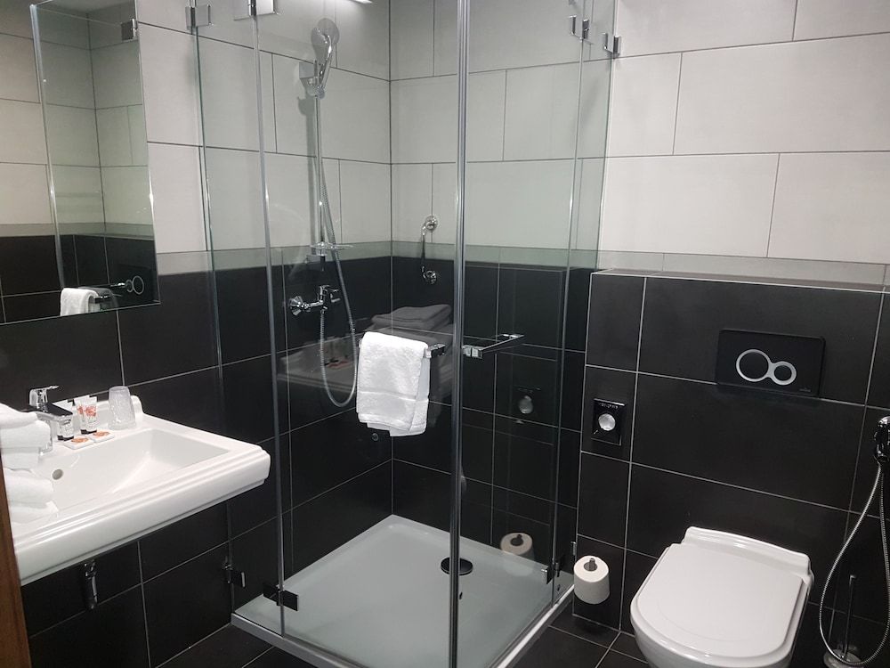 Vulcan Hotel Single Room 7