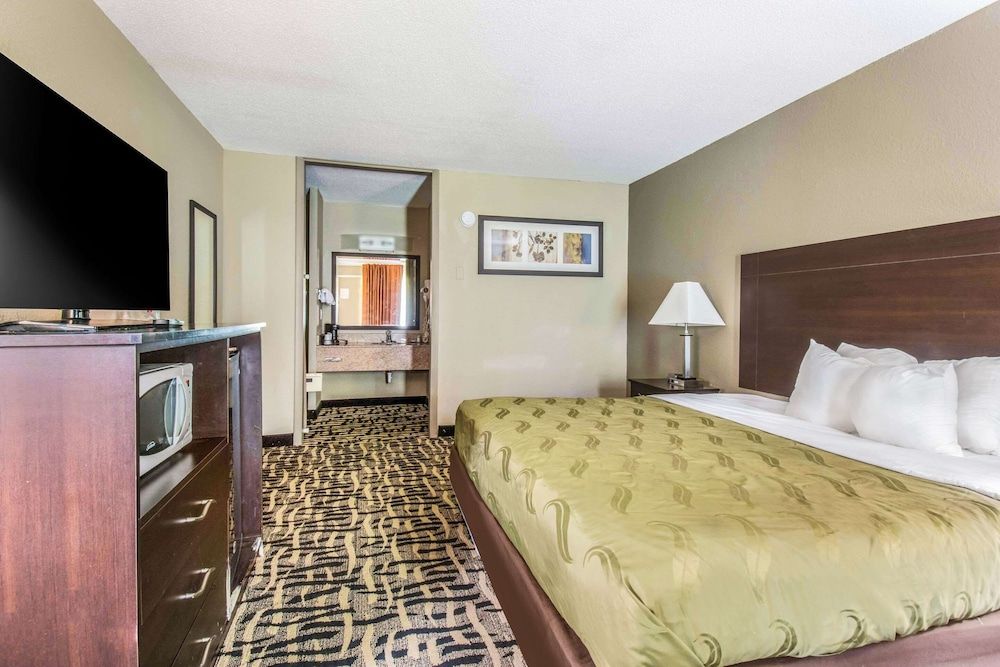 Standard Room, 1 King Bed, Non Smoking