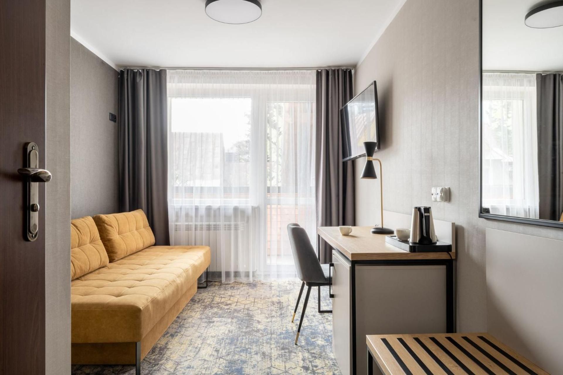 One-Bedroom Apartment with Terrace