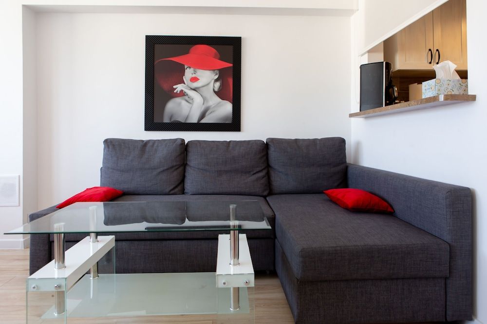 undefined bonApartments 8