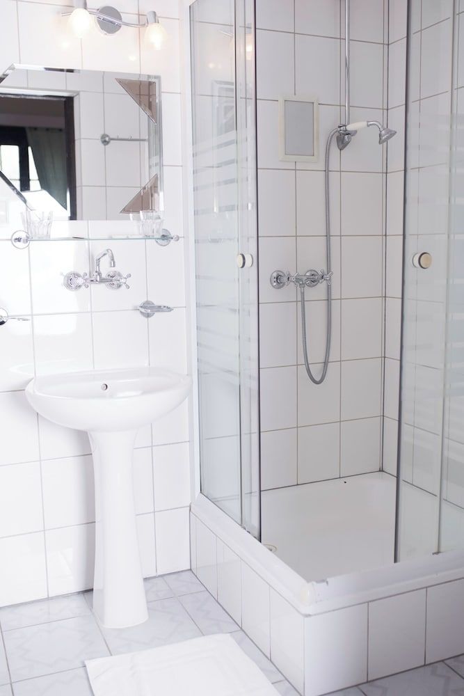 Palac Krobielowice Triple Room 4