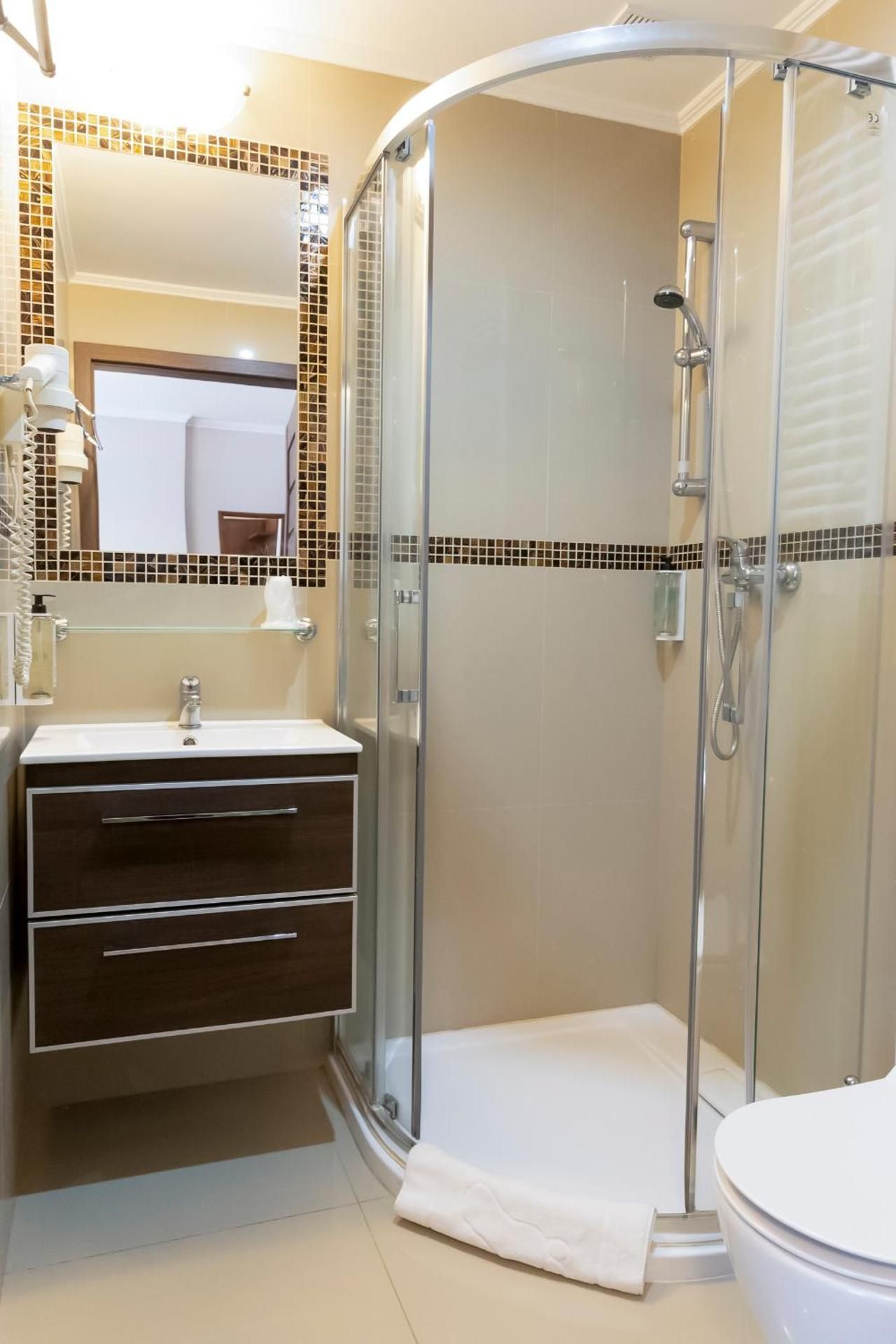 undefined Hit Hotel 7