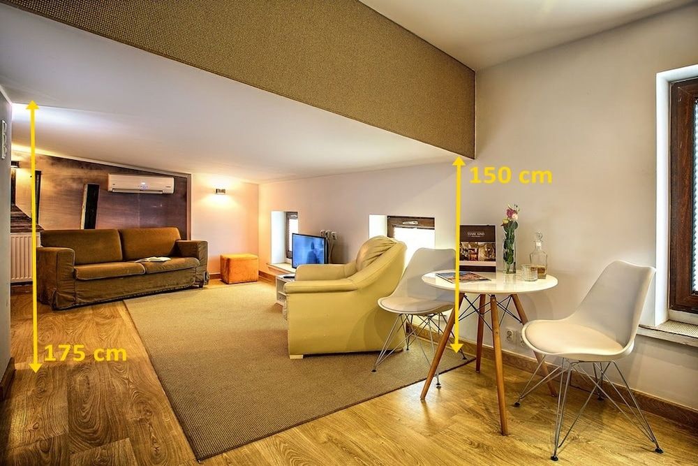 Stare Kino Cinema Residence Small Studio Apartment in the attic (lowest ceiling height 150 cm) 5