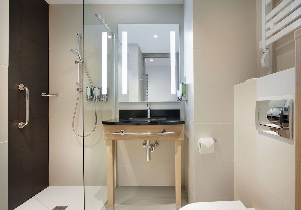 Hampton by Hilton Lublin Family Room, 1 Double Bed (Connecting Rooms) 4