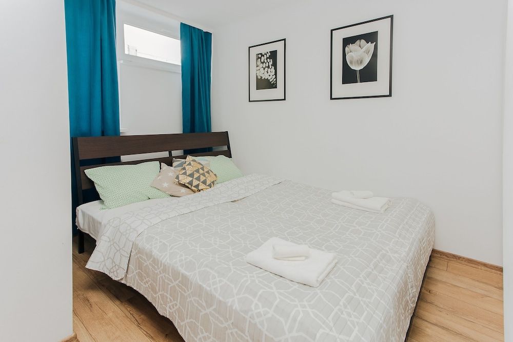 undefined ShortStayPoland Grzybowska B1 8