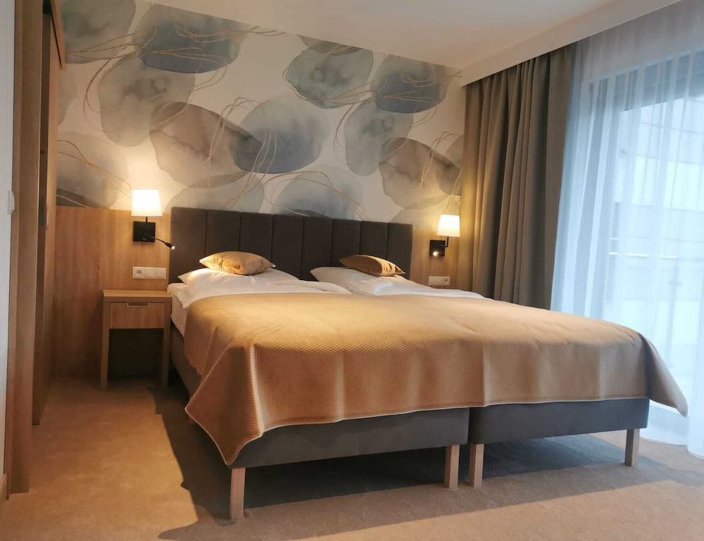 Hotel SKAL Classic Double or Twin Room, 1 King Bed 3