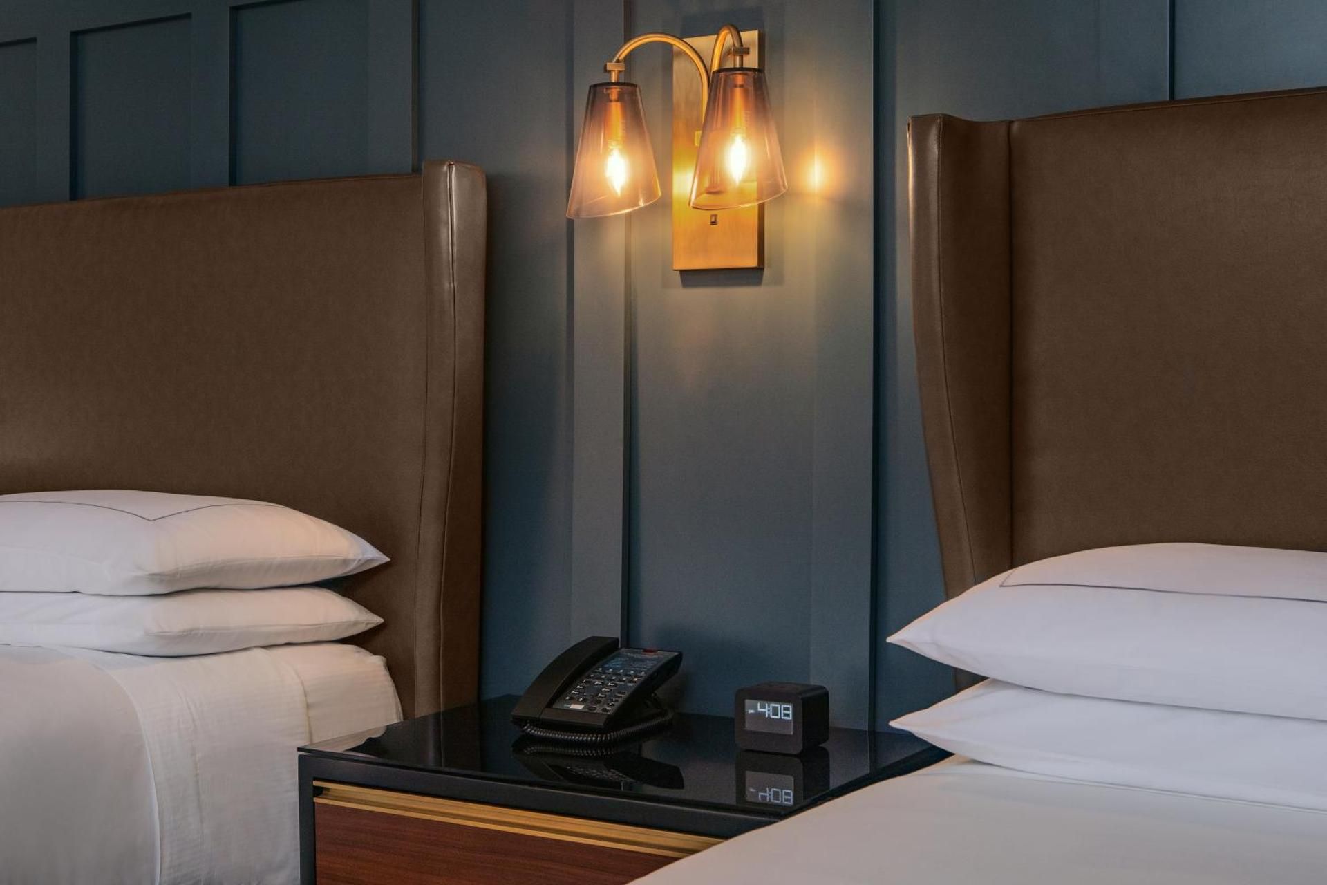 Premier Double Queen - Accessible