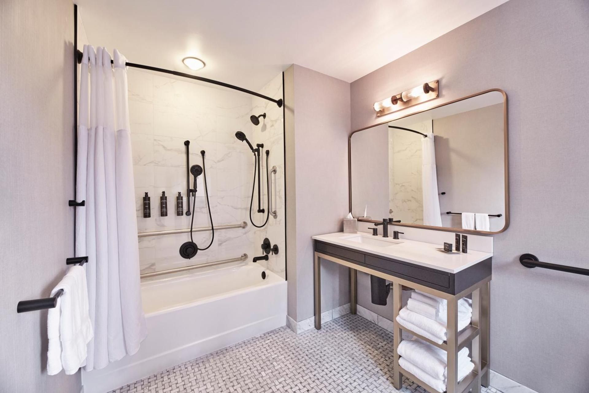 undefined The Dagny Boston 7