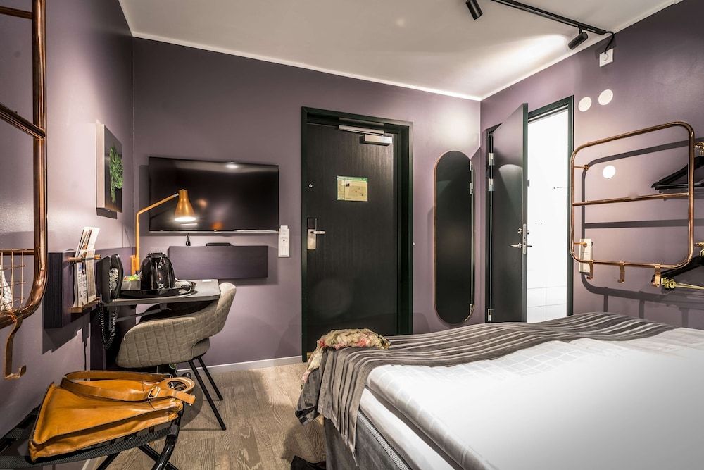 Scandic Continental Double Room, 1 Queen Bed, No Windows