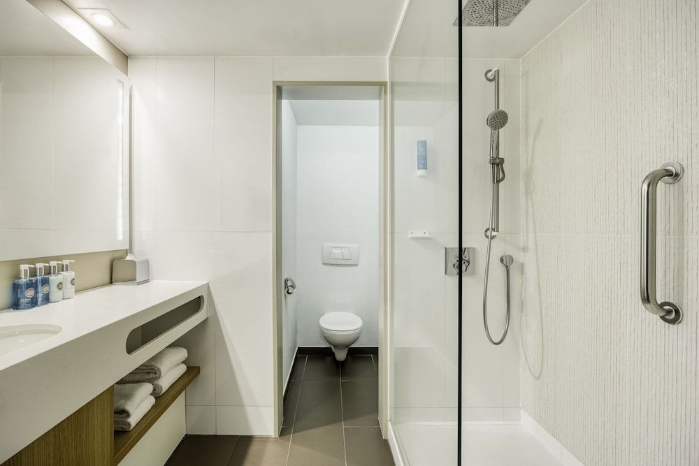 Crowne Plaza Bruges by IHG Standard Room 7