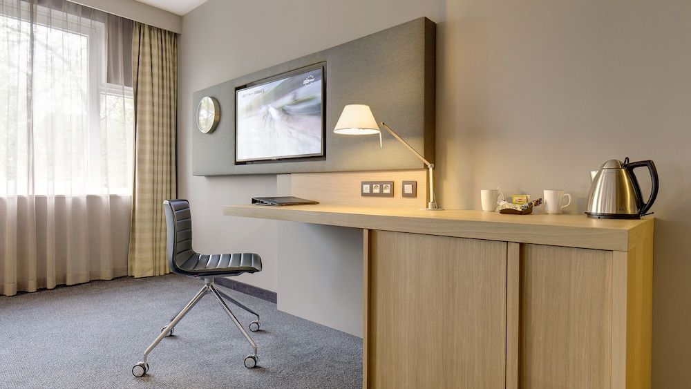 Crowne Plaza Bruges by IHG Standard Room 8