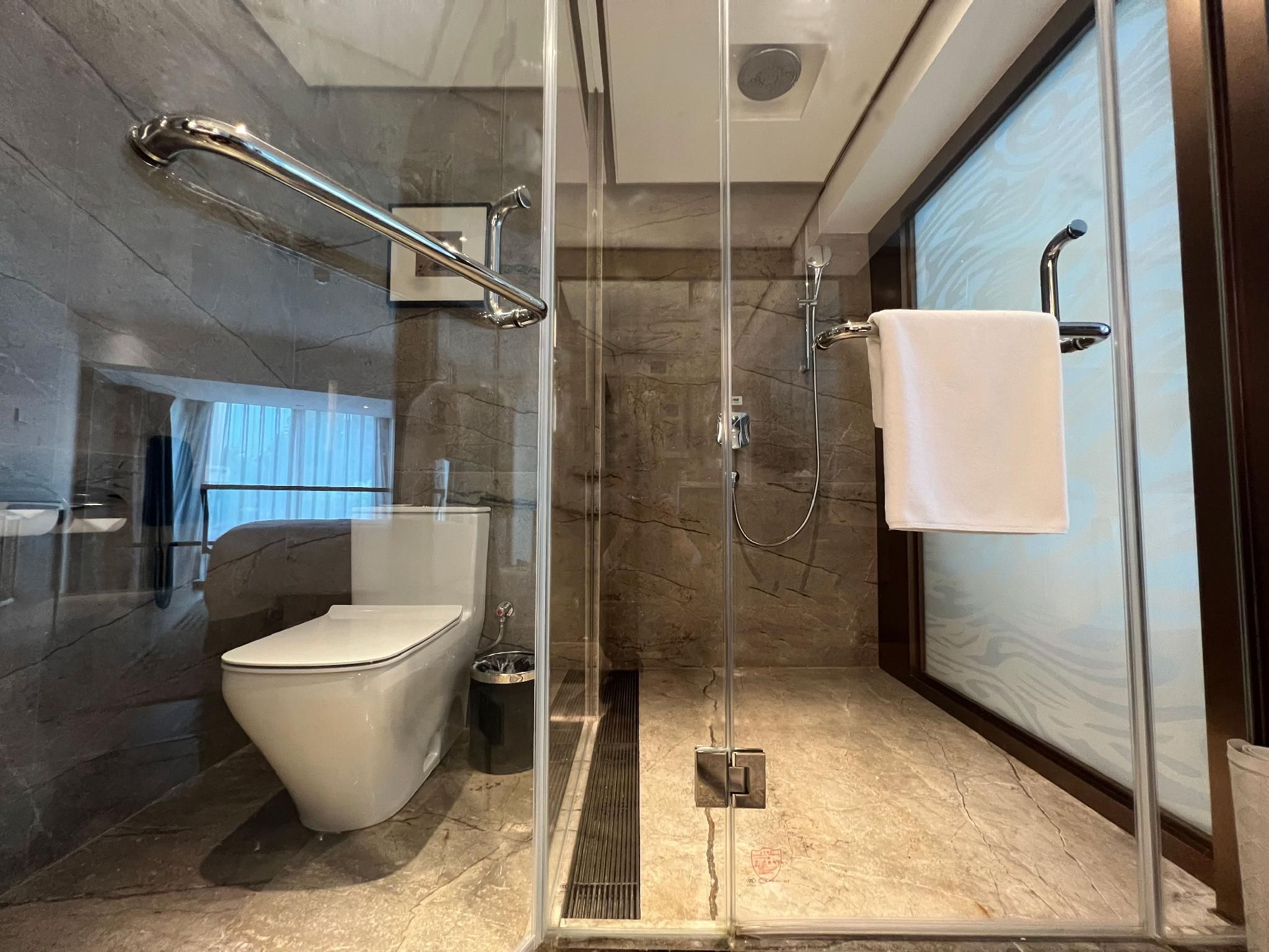 1 King 1 Bedroom Suite