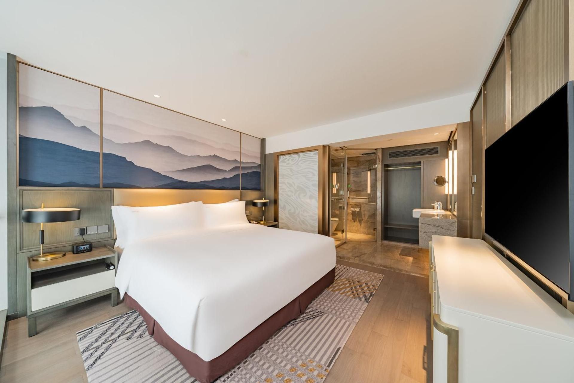 One-Bedroom King Suite - West Wing