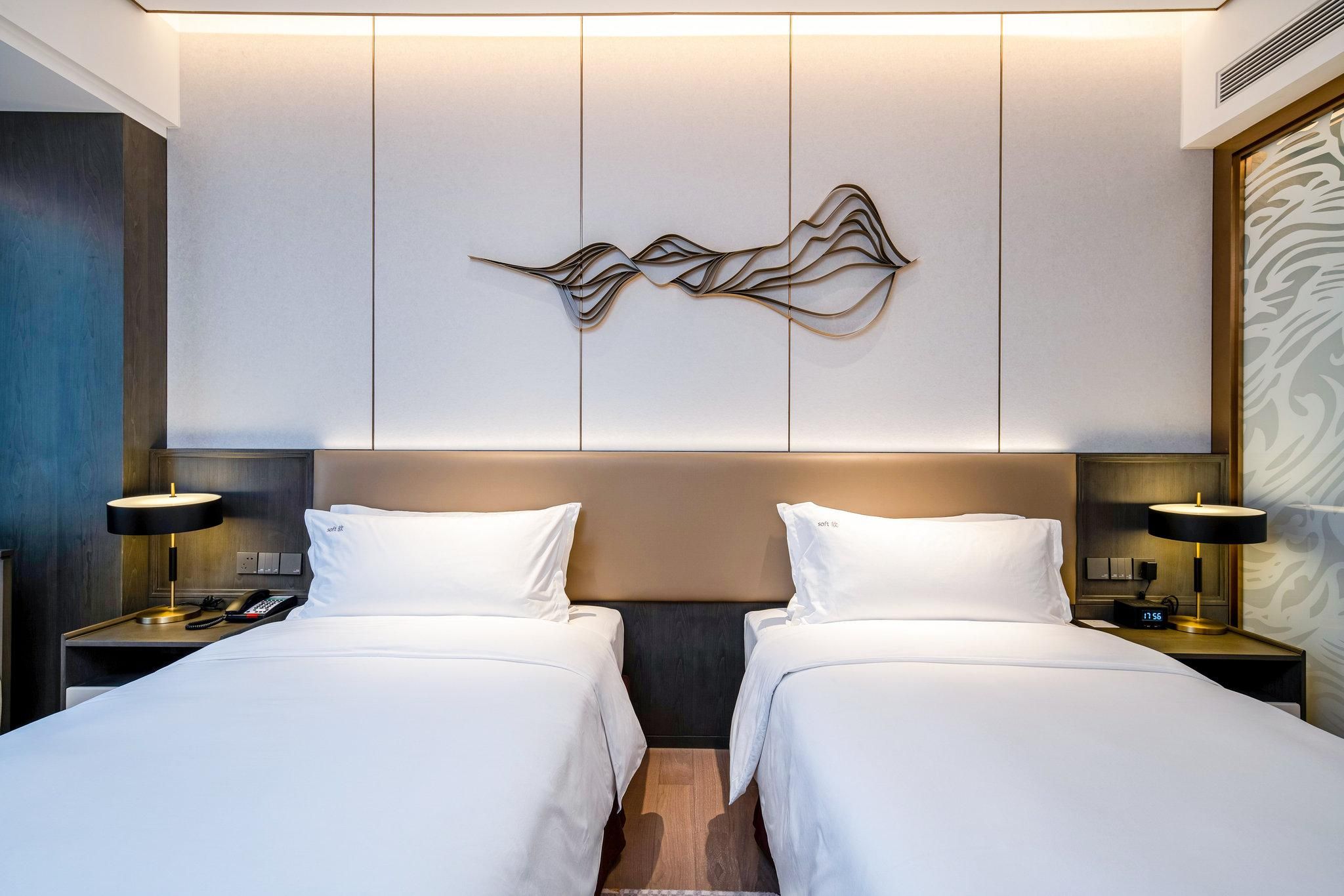2 Twin Premium West Wing