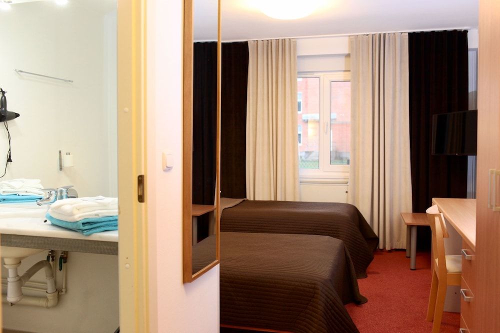Economy Twin Room