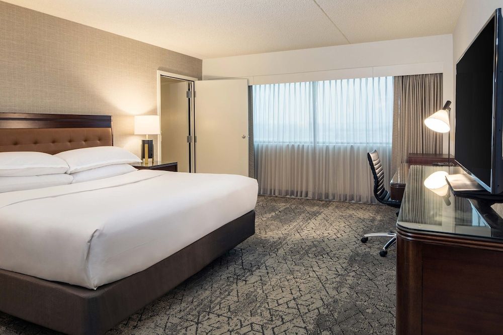 Premier Room, 1 King Bed (Concierge Level, High Floor)