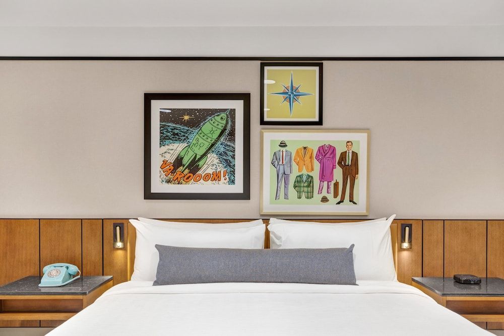 Standard Room, 1 King Bed, City View