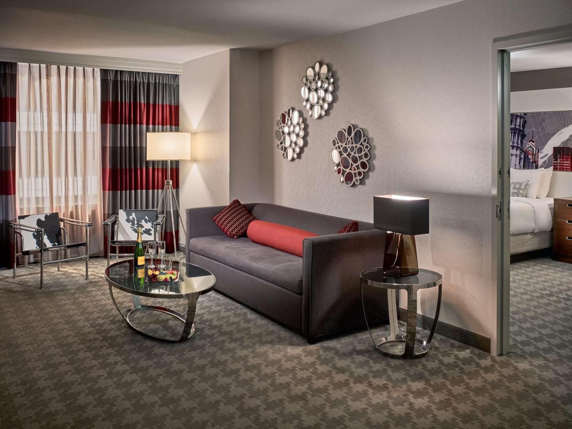 One Bedroom Suite - King Bed - Sofa Bed