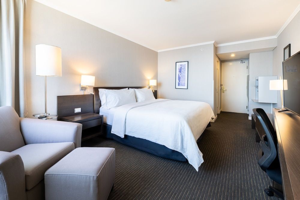 Standard Room, 1 King Bed, Ocean View