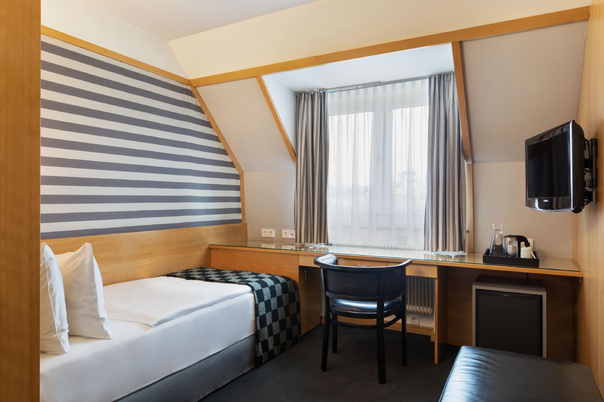 Single Standard Room