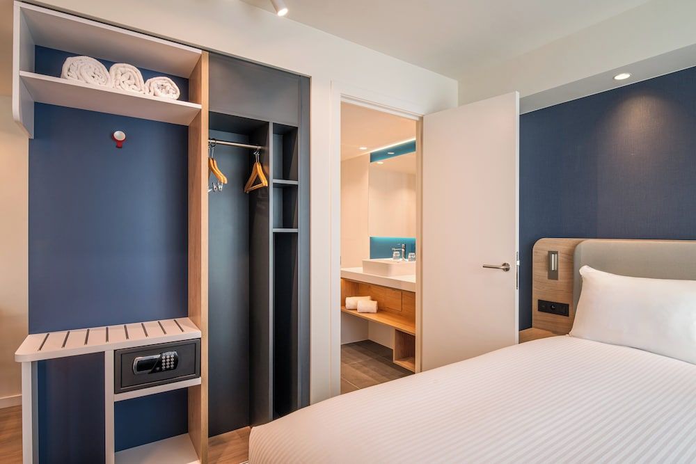 Suite, 1 Queen Bed with Sofa bed, Kitchenette