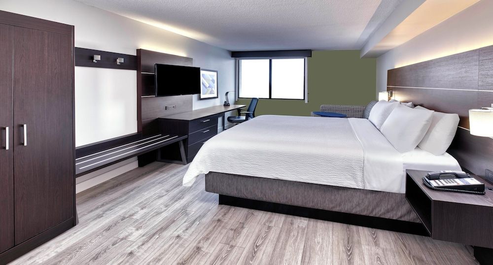 undefined Holiday Inn Express & Suites Mississauga-Toronto Southwest by IHG