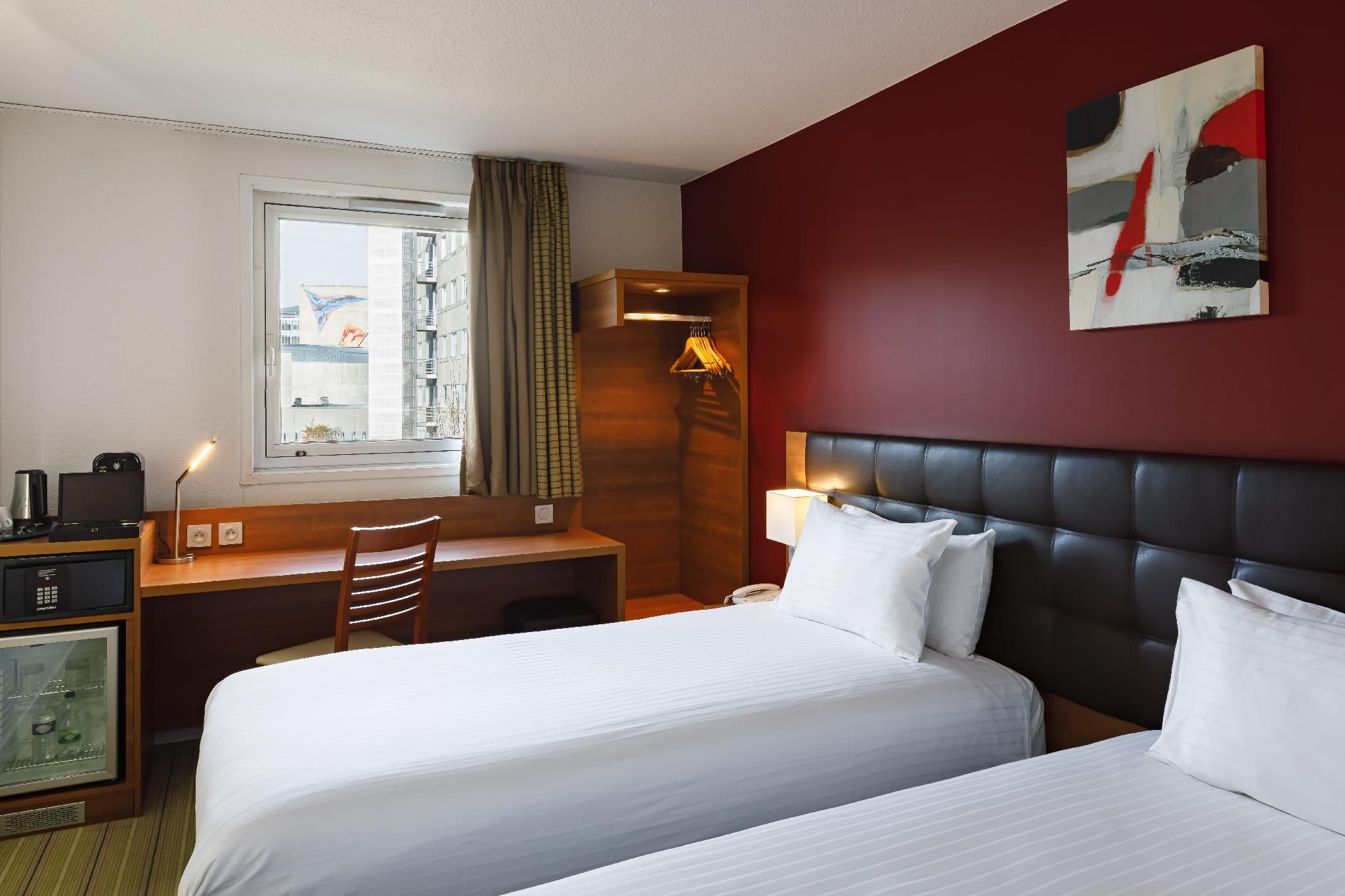 2 Twin Standard Top Floor