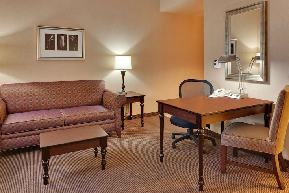 Suite, 1 King Bed, Non Smoking