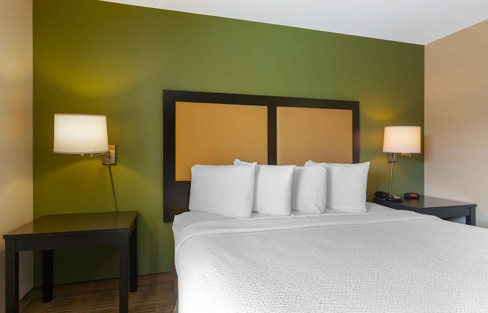 undefined Extended Stay America Select Suites Phoenix Airport E Oak St 4