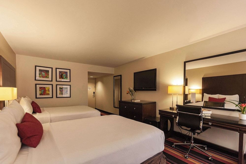 Clarion Hotel New Orleans - Airport & Conference Center Standard Room, 2 Double Beds, Non Smoking 5