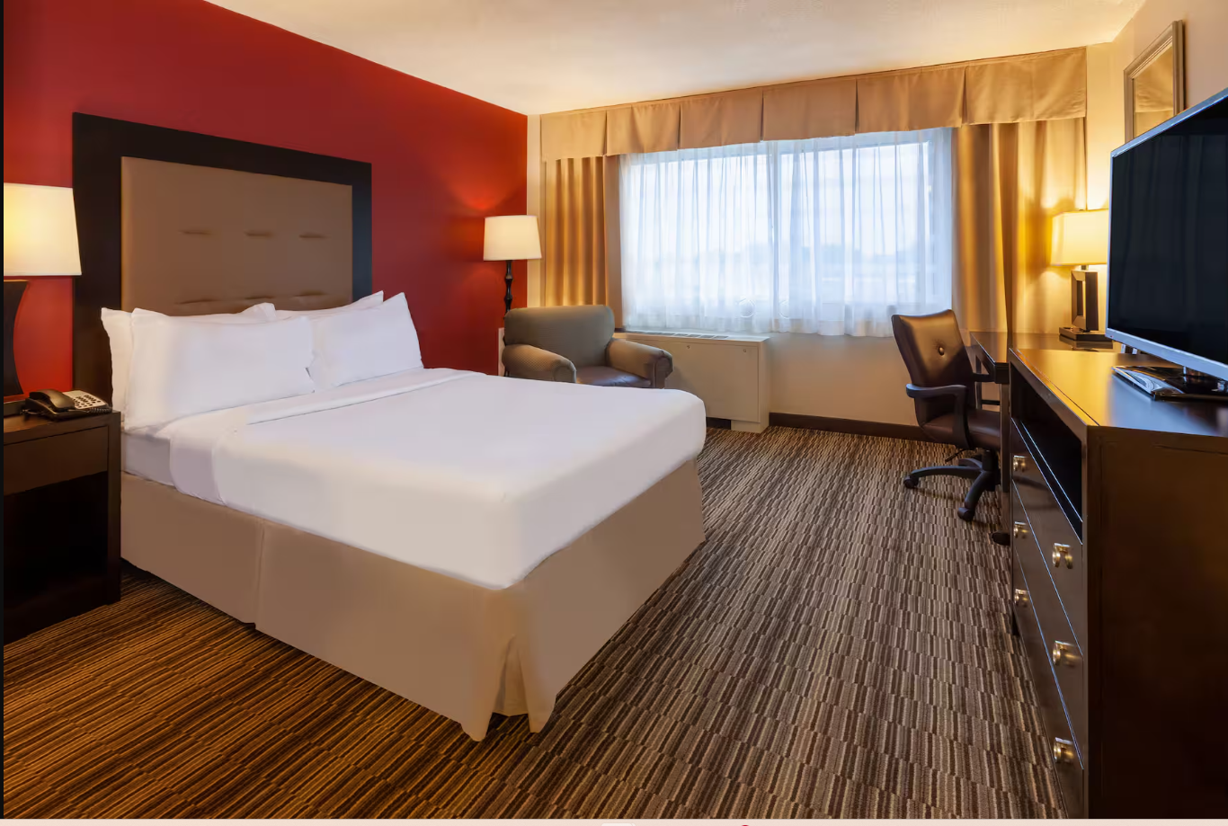 1 King Bed Non-Smoking