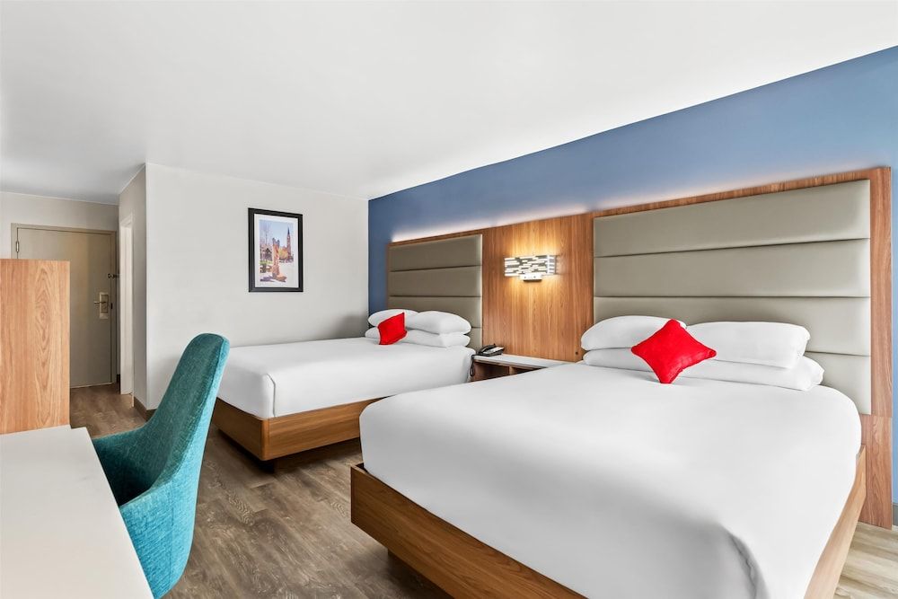 Red Lion Hotel & Conference Center Cheyenne Deluxe Room, 2 Queen Beds 3