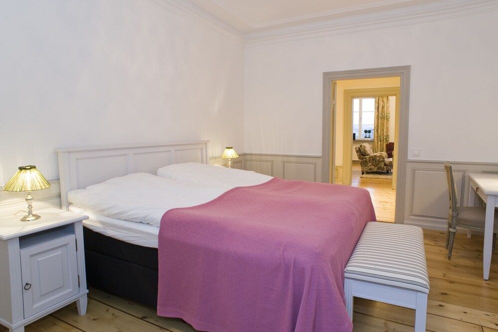 Exclusive Apartment, 2 Bedrooms, City View, Sea Facing