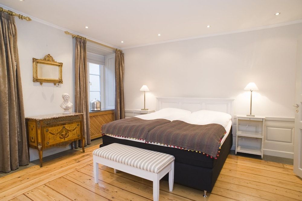 Grand Apartment, 2 Bedrooms, Ground Floor
