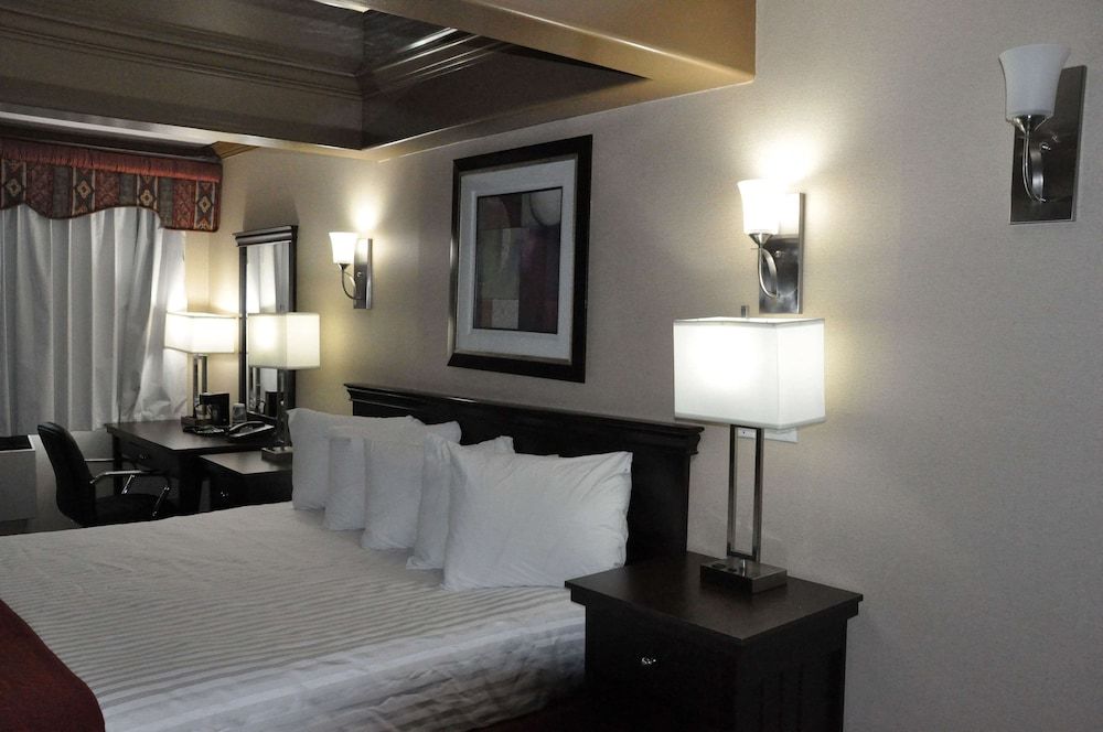 Honeymoon Suite, 1 King Bed, Non Smoking