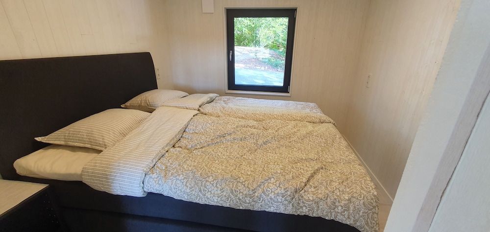 Långasjönäs Camping & Stugby Deluxe Cottage, 2 Bedrooms, Lake View, Lakeside