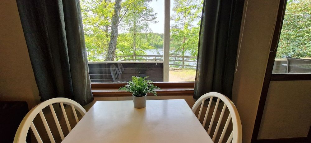 Långasjönäs Camping & Stugby Grand Cottage, 2 Bedrooms, Private Bathroom, Lakeside 3