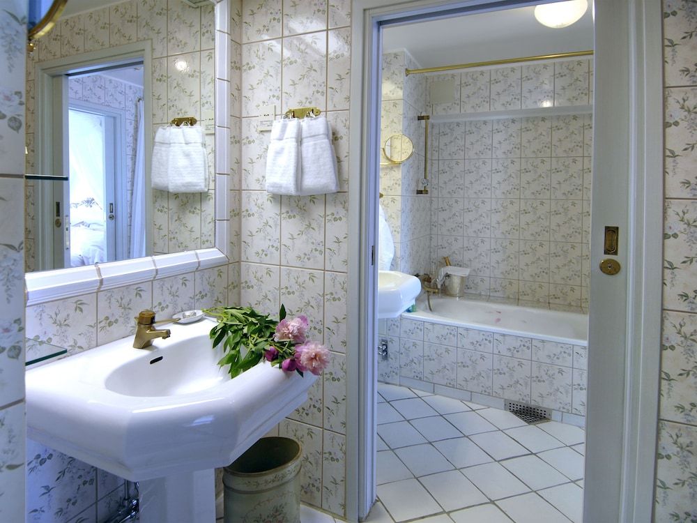 Gripsholms Värdshus Junior Suite, 1 Double Bed, Lake View 3