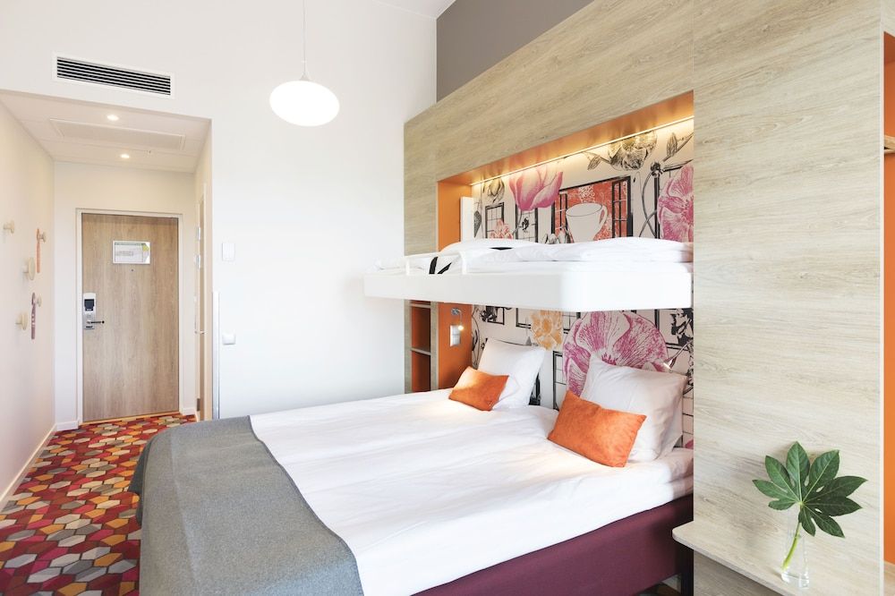 Motel L Älvsjö Stylish Triple Room 2