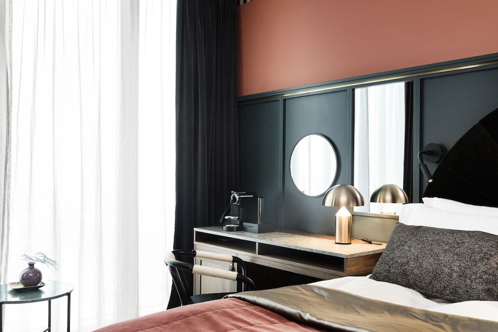 Elite Hotel Carolina Tower Deluxe Double Room, 1 King Bed 4