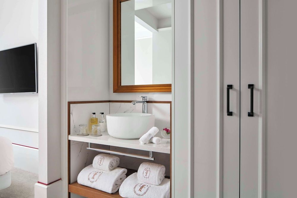 Tivoli Doelen Amsterdam Hotel Superior Room (Small) 3