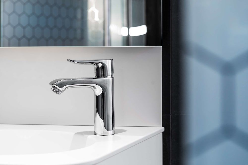 Best Western and hotel Standard Room, 1 Double Bed, Non Smoking, No Windows 8